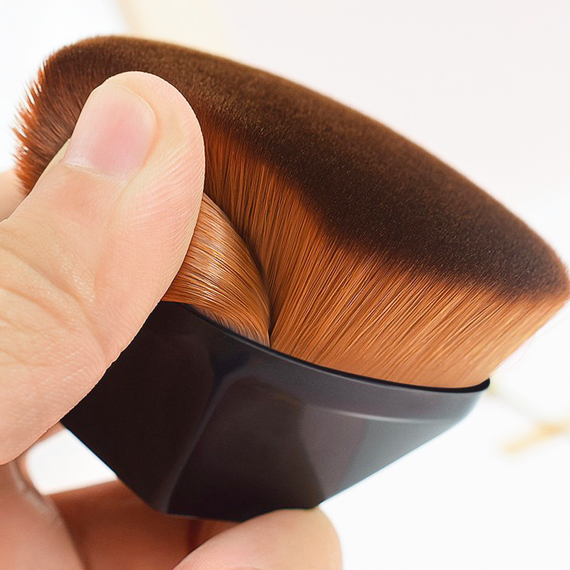Makeup brush