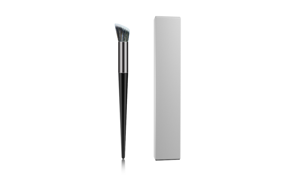 Slant eyeshadow brush